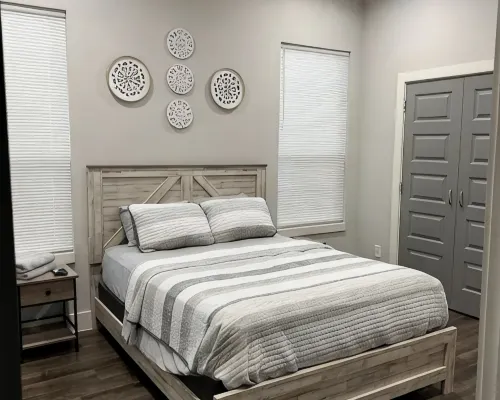 NEW Comfy, spacious, Modern Hotels in DeSoto