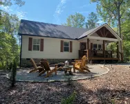 NEW Dog- Friendly Soothing Modern Cabin In Ellijay-Fire Pit & Resort Amenities! - Alphydda