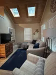 Charming Michigan City Cottage - Homestays