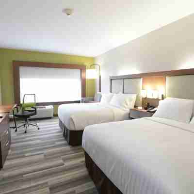 Holiday Inn Express & Suites CHICAGO NORTH SHORE - NILES by IHG Rooms