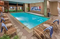 DoubleTree by Hilton Philadelphia Airport - Pool