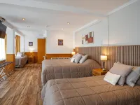 Los Naranjos Hotels near Mount Susana