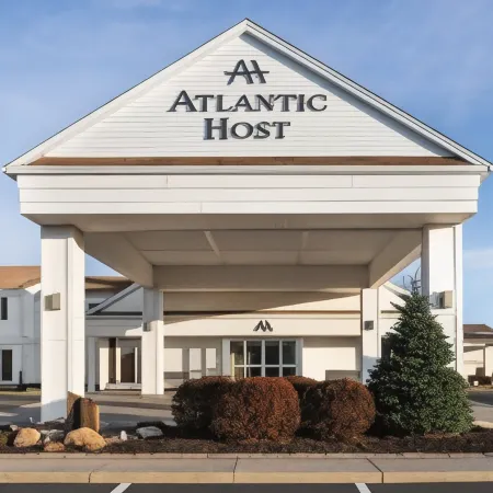 Atlantic Host Hotel, Trademark Collection by Wyndham Отели в г. Батерст