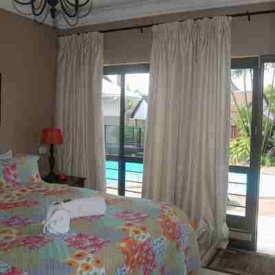 De Charmoy Riverside Rooms