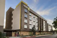 Home2 Suites by Hilton Riverside Downtown - Kolam Renang