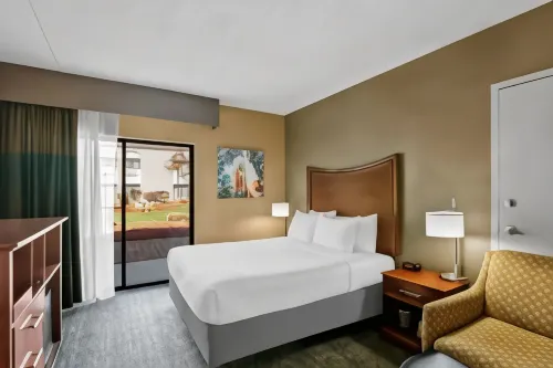 Clarion Inn - 3-Star