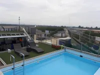 The Greenery Central Suite & Hotel - Swimmingpools