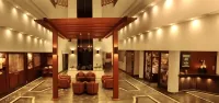 The Central Court - Bares