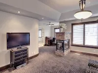 Westmount River Inn Hotels near Westbrook C Train