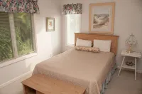 Relax by the Sea! Wide Beach! Beautiful view from porch. - Wifi