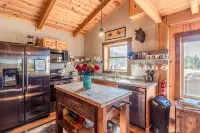 Amish-built cabin, serene and peaceful with pond and private dock for fishing. - Boutique