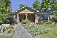 Private PET FRIENDLY 4 Bedroom-4 Bath Cottage Near Ski Resorts! Harbor Springs - 4-Star