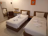 Hotel Sonic Airport Semarang - Parkering