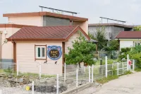 Yeoncheon Dograng Dog Pension - Country Houses