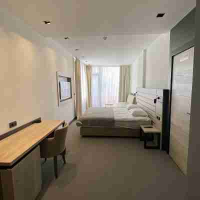 Super Seven Inn Rooms