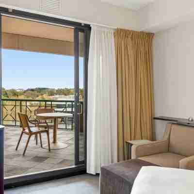 Amora Herencia Riverwalk Melbourne Rooms