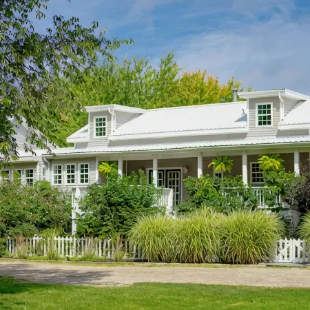 10 Acre Custom Built Country Estate with Pool Sleeps 20