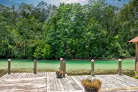 2/2 CABIN Directly on the Weeki Wachee River, Kayaks and a Canoe for Family Fun! -  Privatzimmer