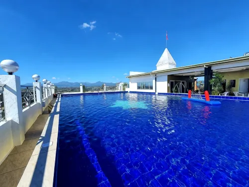 Kandi Palace - Rooftop Pools