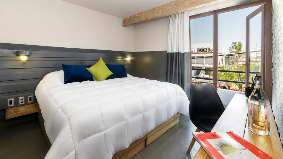Hotel Next