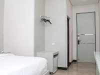 Helsinki Hotel Palu Hotels in de buurt van Mutiara SIS Al-Jufri International Airport