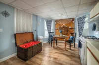 Nautical 3BR Sleeps 8 @ Tweed Airport W/ Fire Pit + Smart TVs Near Beach & Yale - 3-Star
