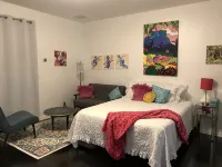 Lakefront Artist's Loft - Relax in Luxury! - Private Pool