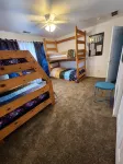 Iridescence Getaway near Ark Encounter - Sleeps 20 - 4-Star