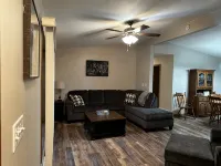 Spacious 3 bedroom home minutes away from Wisconsin Dells and Castle Rock Lake. - 3 stjerner