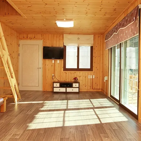 Cheongdo Mountains Bed and Breakfast