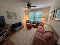 Downtown Brevard Cottage~ Short Stroll to Main Street~ Hiking & Biking Close By - 4つ星