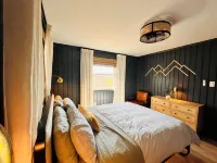 Mtn Views, Guests Rave:FamilyFriendly Cottage, GameRoom, Mins to Lake Laura