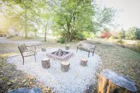 Luxury 5 Bedroom Home with Pool and 3 Acres of Private Land! - 4-Star
