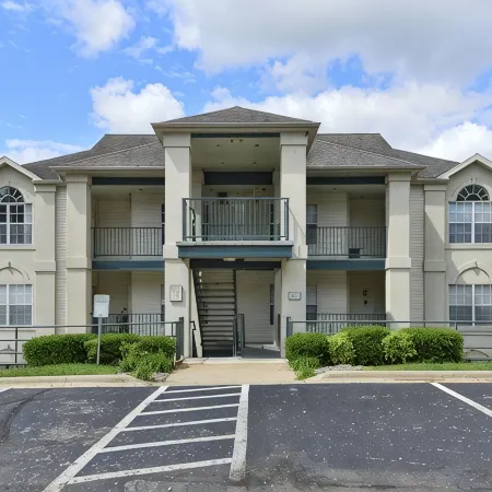 Spacious 3 Bedroom-3 Bath Condo / Gorgeous Views / Heart of Branson / Affordable