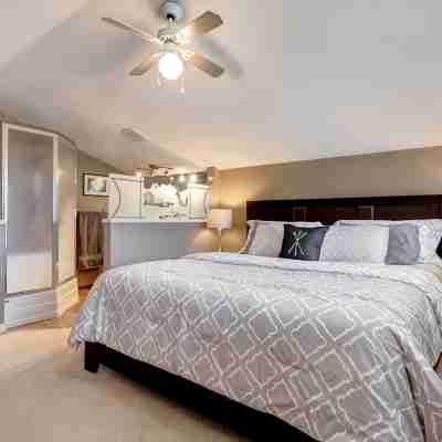 Cozy Condo | Epic Mountain Views | Parking Garage | Central | Air Conditioning Rooms