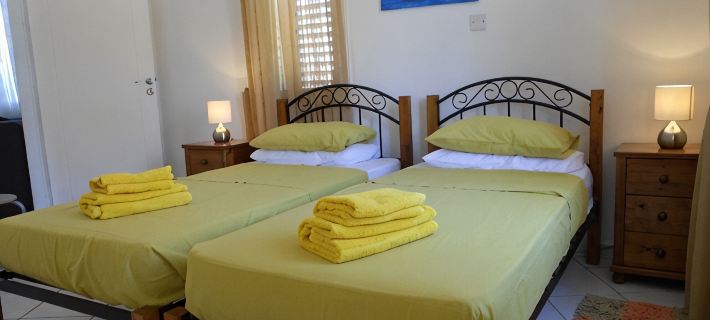 Polis villa rental with shared pool, Wi-Fi, balcony, terrace and air con Hoteles en Poli Crysochous