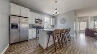 Spread out - Renovated 5BR+Loft, Sleeps 12+