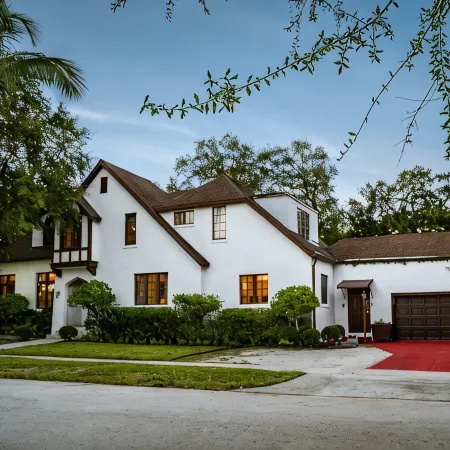 6BR King Bed, Pool with Huge Yard