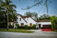 6BR King Bed, Pool with Huge Yard