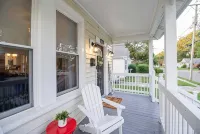 Sweet Retreat! Cozy 2 Bed & Bath By the Beach - Bungalow