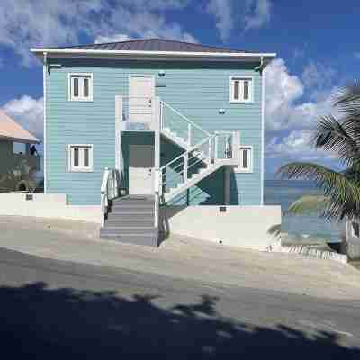 Spectacularly located beach front Spring Tide @ The Tides at Little Apple Bay Hotel Exterior