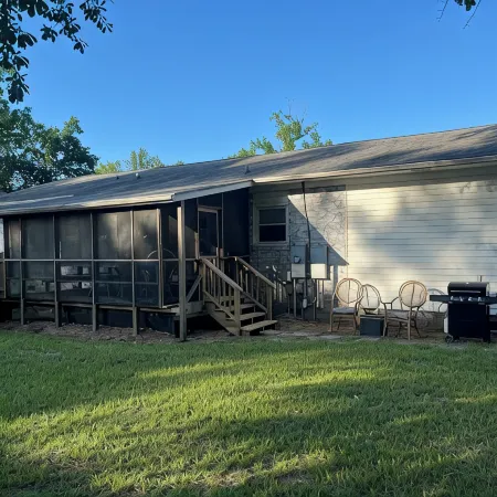 Hampstead 3 bedroom house close to Wilmington: 2 living rooms and Fenced in Yard