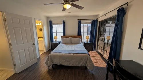 Charming and Quiet Townhome Conveniently located - balcony