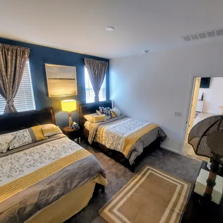 Cozy 1-Bedroom Getaway with 2 Comfy Beds – Perfect for Relaxation!