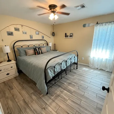 Charming 3-bedroom house in beautiful Kaw City just minutes from Kaw Lake.
