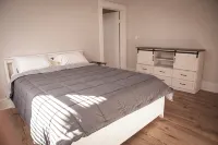 Charming Meets Modern 2-Bedroom Cottage - Wifi