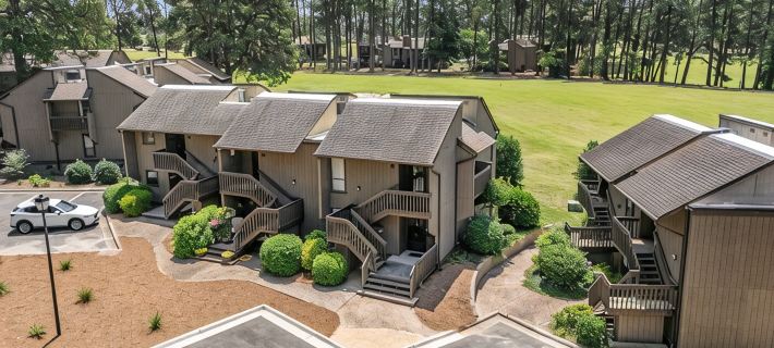 NEW reno! Walk to Pinehurst CC, The Cradle and enjoy the indoor putting green! ムーアのホテル