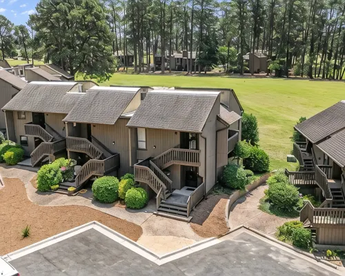 NEW reno! Walk to Pinehurst CC, The Cradle and enjoy the indoor putting green! Hotels in Pinehurst