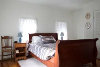 Abigail's Country House. 2 minutes To Skiing. Swimming, Hiking very close by. - WiFi