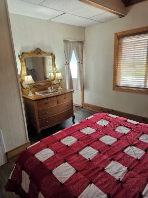Bear Lodge, Fantastic Views Of Partridge Lake Fremont Wisconsin Wolf River - 小木屋